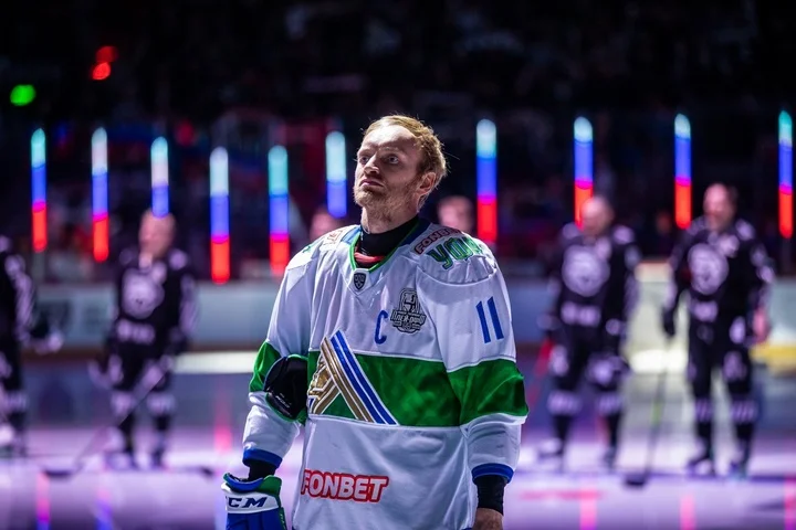 Александр Кожевников о Панине: «Капитан команды, опытнейший игрок – и не вижу у него лидерской ответственности. То гол в свои ворота забьет, то буллит привезет» Александр Кожевников о Панине: «Капитан команды, опытнейший игрок – и не вижу у него лидерской ответственности. То гол в свои ворота забьет, то буллит привезет»