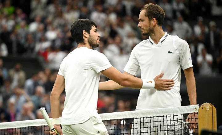Евгений Кафельников о матче Медведев – Алькарас: «Фаворитом встречи будет испанец, его шансы на победу я оцениваю примерно как 65% против 35%» Евгений Кафельников о матче Медведев – Алькарас: «Фаворитом встречи будет испанец, его шансы на победу я оцениваю примерно как 65% против 35%»