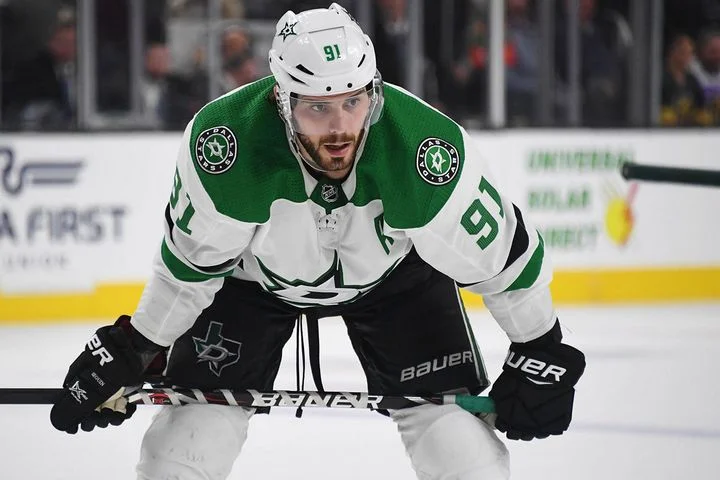 Форвард «Далласа» Тайлер Сегин: «Мы упустили отличную возможность выйти в финал Кубка Стэнли» Форвард «Далласа» Тайлер Сегин: «Мы упустили отличную возможность выйти в финал Кубка Стэнли»