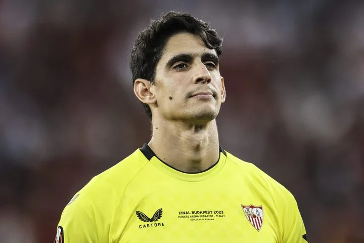 Вратарь «Севильи» Яссин Боно станет игроком «Аль-Хиляля» Вратарь «Севильи» Яссин Боно станет игроком «Аль-Хиляля»