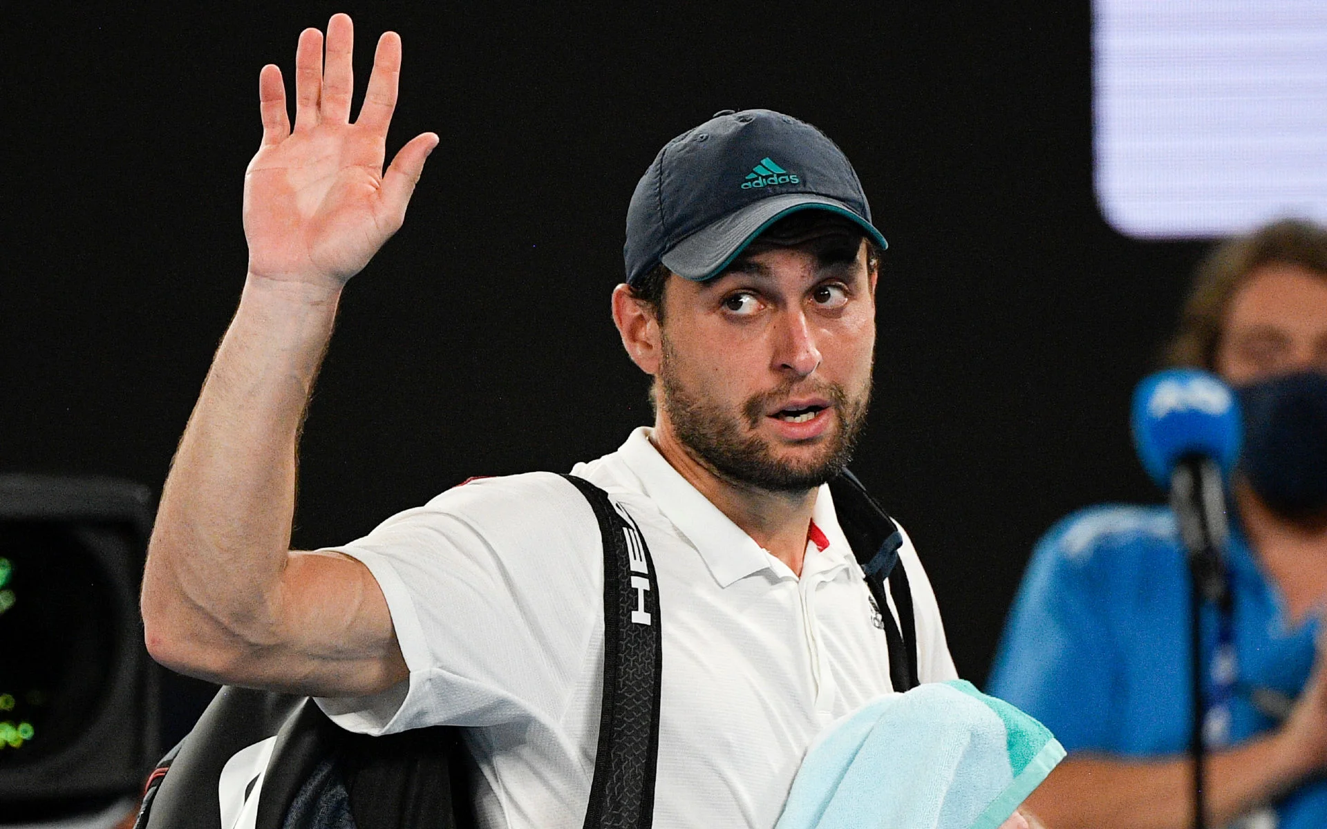 Карацев вылетел из первого раунда турнира в Дубае Карацев вылетел из первого раунда турнира в Дубае