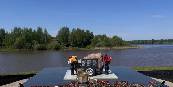 Симашев рассказал об эмоциях от посещения Мемориала погибшим хоккеистам «Локомотива» Симашев рассказал об эмоциях от посещения Мемориала погибшим хоккеистам «Локомотива»