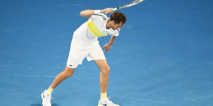 Медведев о том, каких качеств ему не хватает: «Если выбирать что-то одно, в чем я мог бы стать намного лучше, это была бы психология» Медведев о том, каких качеств ему не хватает: «Если выбирать что-то одно, в чем я мог бы стать намного лучше, это была бы психология»