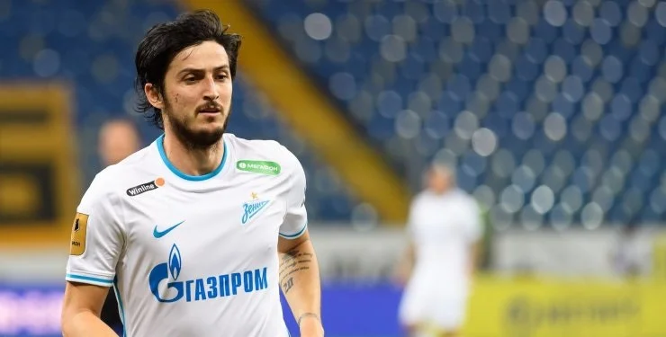 Похоже, «Зенит» саботирует продажу Азмуна. Боятся не успеть с заменой, используют старую тактику Похоже, «Зенит» саботирует продажу Азмуна. Боятся не успеть с заменой, используют старую тактику