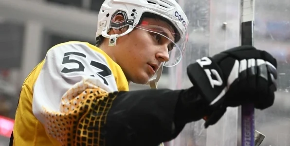 Агент Аймурзина: Данила отыграет еще год в КХЛ, а потом поедет в НХЛ Агент Аймурзина: Данила отыграет еще год в КХЛ, а потом поедет в НХЛ