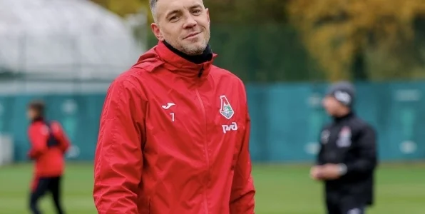 «Красное Знамя» летом приглашало Дзюбу «Красное Знамя» летом приглашало Дзюбу