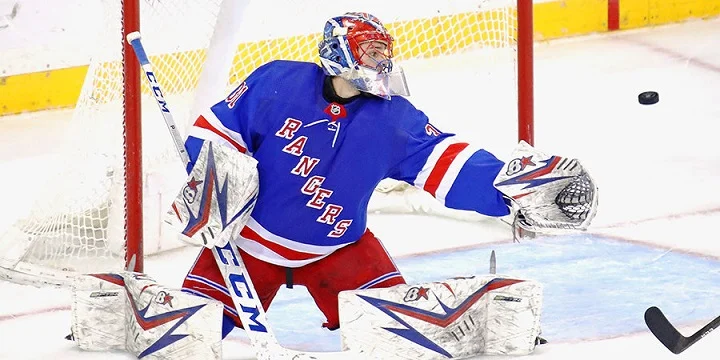 Шестеркин отразил 41 из 42 бросков «Далласа». Он стал первой звездой матча Шестеркин отразил 41 из 42 бросков «Далласа». Он стал первой звездой матча