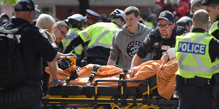 Во время парада победы «Торонто» ранены шесть человек