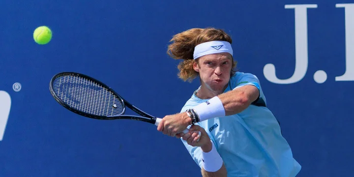 Андрей Рублёв вышел в третий круг US Open, отыгравшись с 0:2 Андрей Рублёв вышел в третий круг US Open, отыгравшись с 0:2