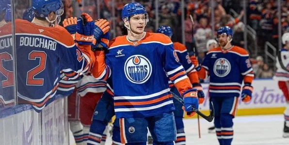 Подколзин объяснил, зачем ударил Кузьменко клюшкой: русский русского тоже может задеть Подколзин объяснил, зачем ударил Кузьменко клюшкой: русский русского тоже может задеть