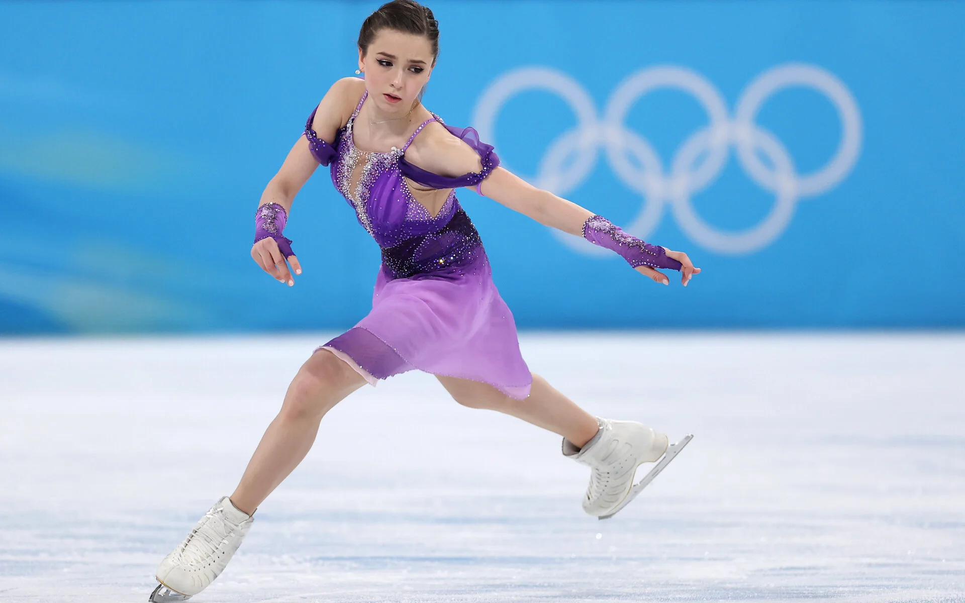 Фигуристка Валиева лидирует после короткой программы на Олимпиаде, Щербакова — вторая