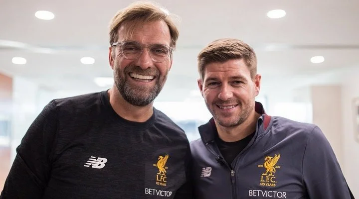 Стивен Джеррард: «Я буду скучать по Юргену Клоппу. Он является одним из лучших тренеров мира, он развивает игроков и создает команды-победители» Стивен Джеррард: «Я буду скучать по Юргену Клоппу. Он является одним из лучших тренеров мира, он развивает игроков и создает команды-победители»