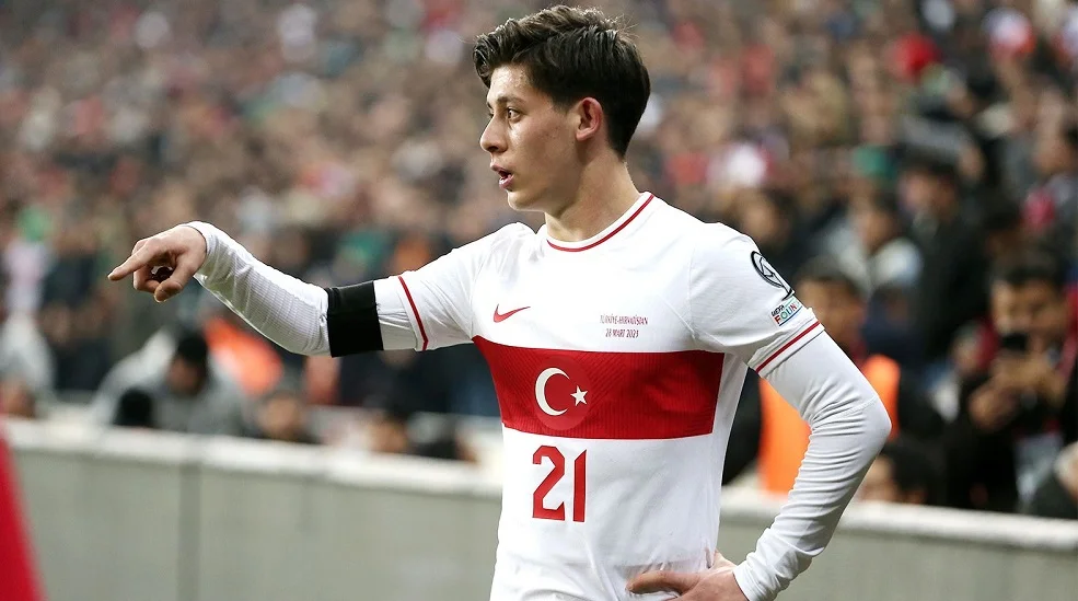 Гюлер интересен «Ливерпулю» и «Сосьедаду» Гюлер интересен «Ливерпулю» и «Сосьедаду»