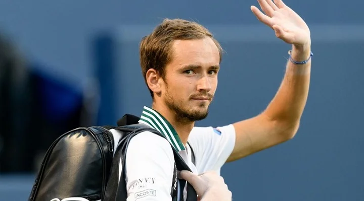 Медведев пропустит около двух месяцев из-за операции Медведев пропустит около двух месяцев из-за операции