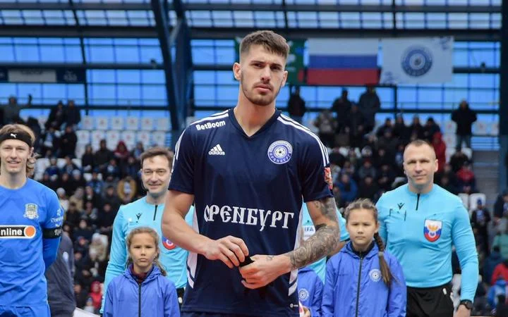 Президент «Оренбурга» Василий Еремякин:«Я бы Сычевому не рекомендовал уезжать. Никаких запросов со стороны «Црвены Звезды» не поступало»