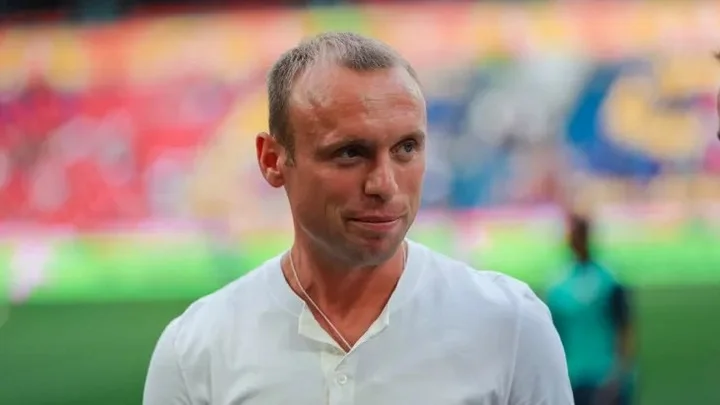 Дмитрий Булыкин: «Многие клубы из второй половины таблицы РПЛ могут быть заинтересованы в Глушакове. А в ФНЛ вообще его все хотят» Дмитрий Булыкин: «Многие клубы из второй половины таблицы РПЛ могут быть заинтересованы в Глушакове. А в ФНЛ вообще его все хотят»