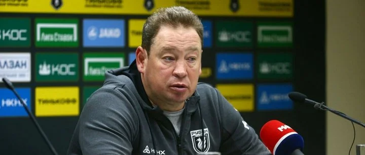 Леонид Слуцкий про 2:2 c «Аланией»: «До смешного пенальти. Если играть против соперника с такими гандикапами, это ни в какие ворота не лезет» Леонид Слуцкий про 2:2 c «Аланией»: «До смешного пенальти. Если играть против соперника с такими гандикапами, это ни в какие ворота не лезет»