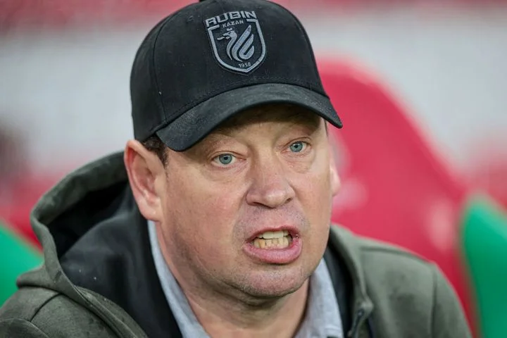 Леонид Слуцкий: «Мне очень обидно, что Мостовой превратился во фрика и посмешище своими высказываниями» Леонид Слуцкий: «Мне очень обидно, что Мостовой превратился во фрика и посмешище своими высказываниями»