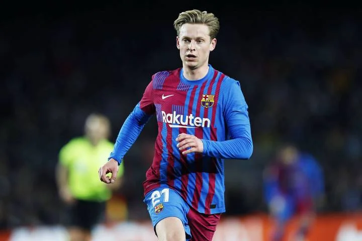 «Манчестер Юнайтед» хочет, чтобы «Барселона» снизила цену за Френки де Йонга