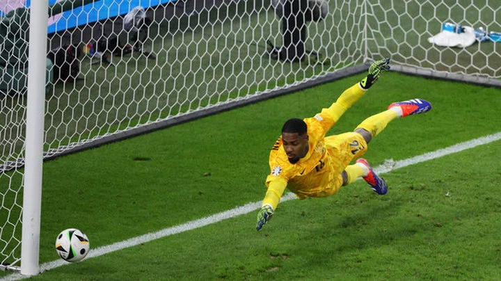 Килиан Мбаппе о незабитом пенальти Жоау Феликса: «Наш вратарь внушает страх» Килиан Мбаппе о незабитом пенальти Жоау Феликса: «Наш вратарь внушает страх»