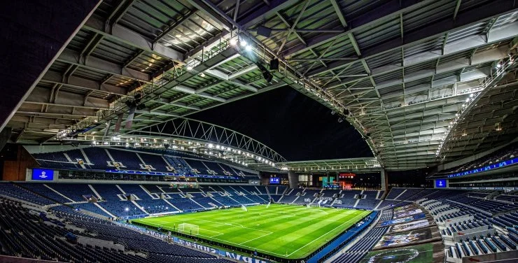 Стамбул снова остался без финала Лиги чемпионов. «Ман Сити» и «Челси» сыграют в Порту