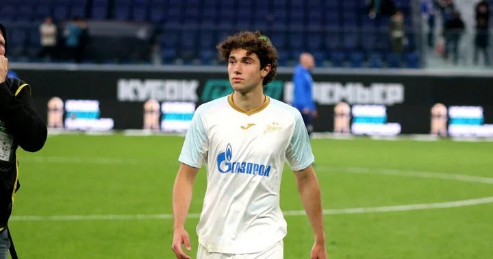 Хавбек «Зенита» Александр Коваленко: «Надеюсь, игрового времени весной будет побольше» Хавбек «Зенита» Александр Коваленко: «Надеюсь, игрового времени весной будет побольше»