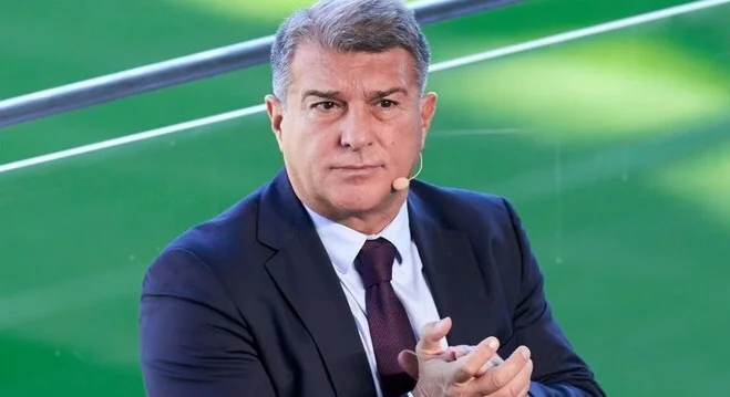 Лапорта об интересе к Холанду: «Барселона» не будет заключать сделки, ставящие клуб под угрозу» Лапорта об интересе к Холанду: «Барселона» не будет заключать сделки, ставящие клуб под угрозу»