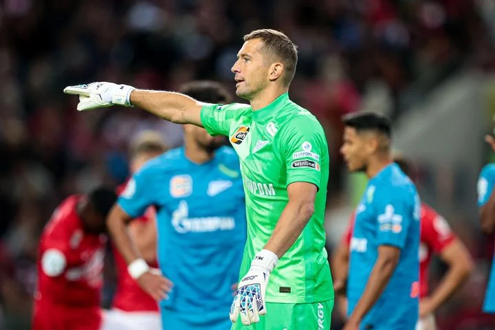 Вратарь «Зенита» Михаил Кержаков: «На дистанции мы можем проиграть только себе»