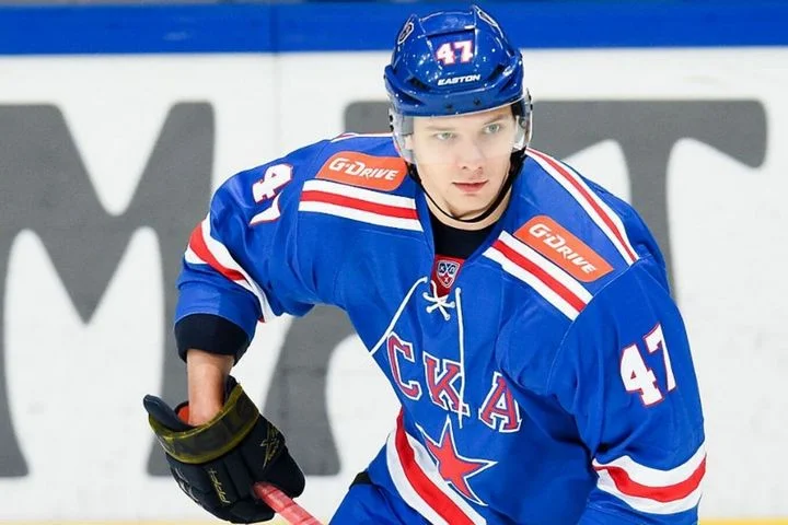 Форвард СКА Александр Кадейкин про 1:2 с «Сибирью»: «Не сказал бы, что сегодня был хоккей бей-беги» Форвард СКА Александр Кадейкин про 1:2 с «Сибирью»: «Не сказал бы, что сегодня был хоккей бей-беги»