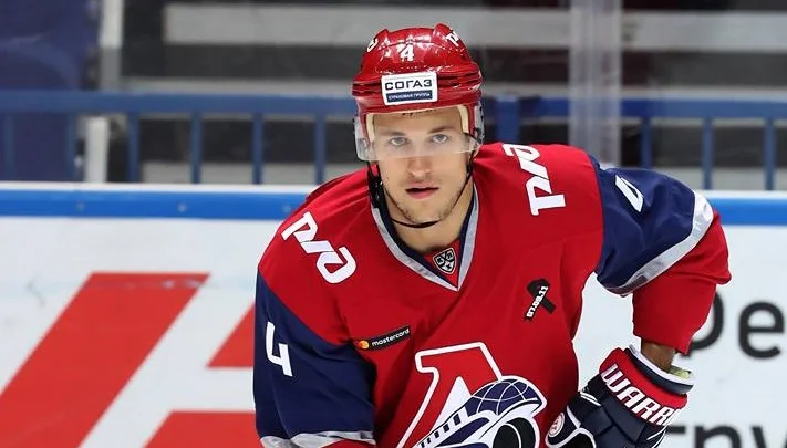 Елесин заработает в «Локомотиве» за два года 90 миллионов рублей Елесин заработает в «Локомотиве» за два года 90 миллионов рублей