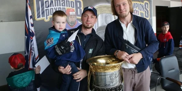 Полтапов: «В сборной России кормят отлично, делают все, чтобы думали о хоккее» Полтапов: «В сборной России кормят отлично, делают все, чтобы думали о хоккее»