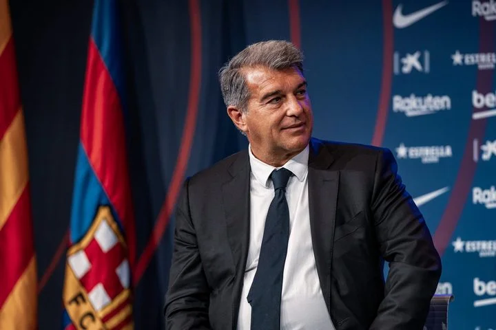 Жоан Лапорта: «Мы не собираемся ничего делать в январе. Сейчас нам не нужны новички, потому что летом мы хорошо поработали, используя рычаги» Жоан Лапорта: «Мы не собираемся ничего делать в январе. Сейчас нам не нужны новички, потому что летом мы хорошо поработали, используя рычаги»