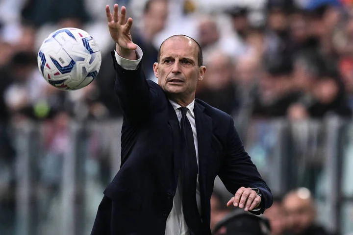 Массимилиано Аллегри о своём будущем: «Клуб вправе решать, оставлять игрока или тренера, либо расставаться с ним» Массимилиано Аллегри о своём будущем: «Клуб вправе решать, оставлять игрока или тренера, либо расставаться с ним»