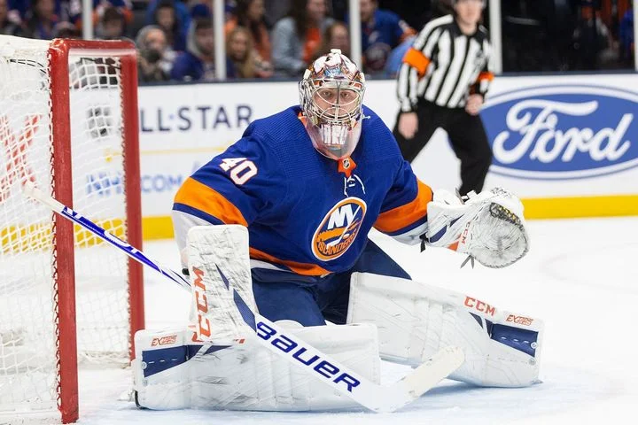 Вратарь «Айлендерс» Семен Варламов признан третьей звездой матча с «Баффало»