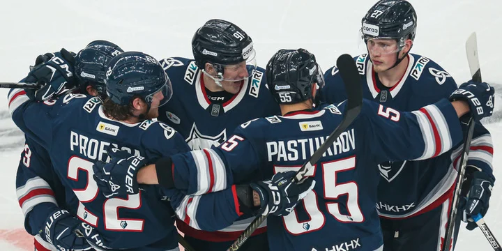 «Локомотив» потерпел первое поражение в Фонбет КХЛ, уступив «Нефтехимику» «Локомотив» потерпел первое поражение в Фонбет КХЛ, уступив «Нефтехимику»