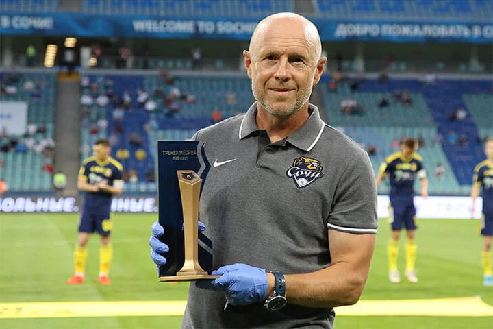 Мостовой о желании ЦСКА взять тренера «Сочи» Федотова: «Нормальная кандидатура. Но имеет ли смысл уходить?» Мостовой о желании ЦСКА взять тренера «Сочи» Федотова: «Нормальная кандидатура. Но имеет ли смысл уходить?»