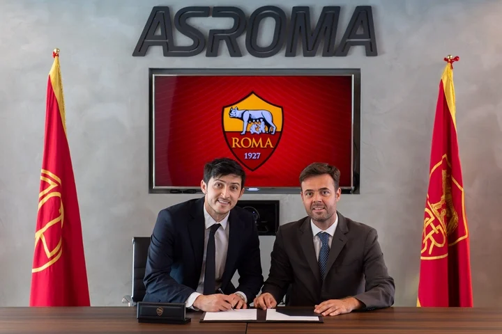 Сердар Азмун о своем переходе: «Выиграть трофей в футболке «Ромы» – это мечта» Сердар Азмун о своем переходе: «Выиграть трофей в футболке «Ромы» – это мечта»