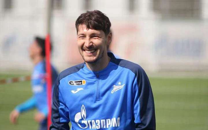 Далер Кузяев: «После шести потрясающих лет в «Зените» пришло время принять новый вызов» Далер Кузяев: «После шести потрясающих лет в «Зените» пришло время принять новый вызов»