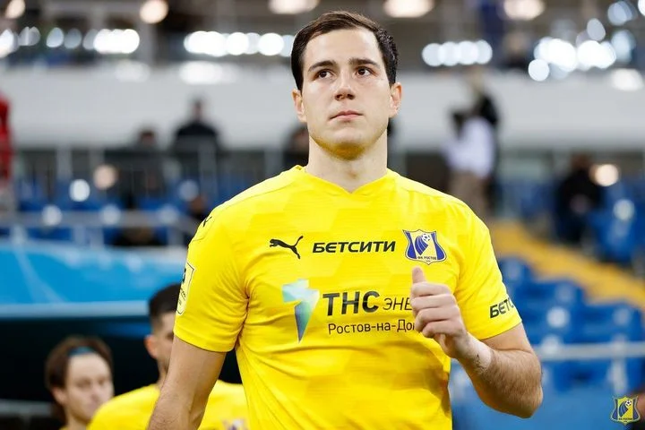 Реализованный пенальти Максима Осипенко помог «Ростову» обыграть «Химки» Реализованный пенальти Максима Осипенко помог «Ростову» обыграть «Химки»