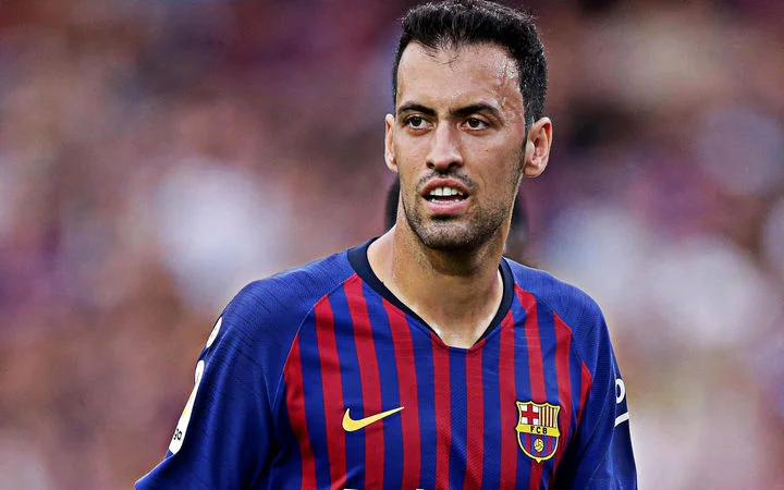 Хави хочет, чтобы Серхио Бускетс остался в «Барселоне». Хавбеку придется снизить зарплату в два раза