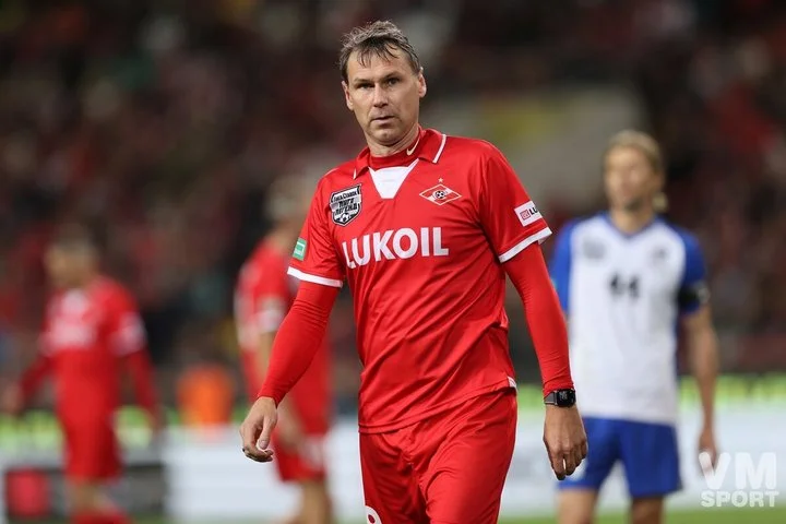 Егор Титов: «Самоотдача игроков «Спартака» должна быть на высшем уровне. У тебя ромбик на груди, на вас смотрят братья Старостины на стадионе» Егор Титов: «Самоотдача игроков «Спартака» должна быть на высшем уровне. У тебя ромбик на груди, на вас смотрят братья Старостины на стадионе»