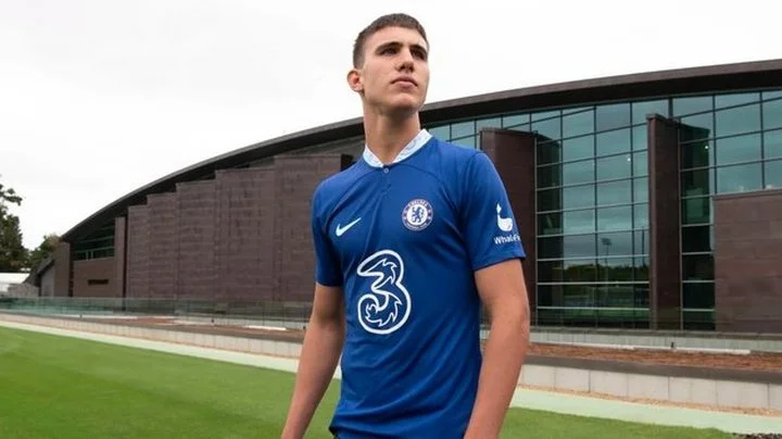 «Челси» подписал шестилетний контракт с хавбеком «Интера» Чезаре Казадеи «Челси» подписал шестилетний контракт с хавбеком «Интера» Чезаре Казадеи