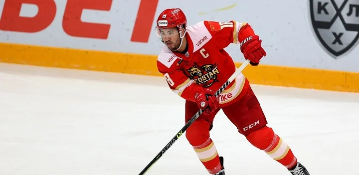 Капитан «Куньлуня» Брэндон Йип: «Наша команда развивает китайских хоккеистов, но вместе с этим мы хотим побеждать и попасть в плей-офф» Капитан «Куньлуня» Брэндон Йип: «Наша команда развивает китайских хоккеистов, но вместе с этим мы хотим побеждать и попасть в плей-офф»