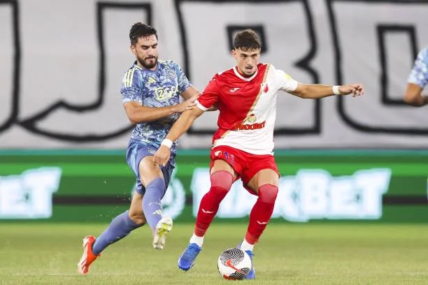 Агент: Я не общался с представителями «Войводины» и «Зенита» по трансферу Ивановича Агент: Я не общался с представителями «Войводины» и «Зенита» по трансферу Ивановича