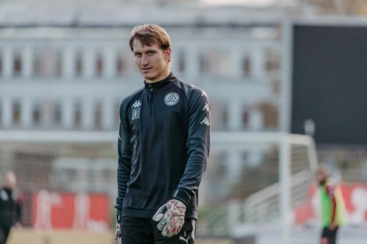 Вратарь «Акрона» Сергей Волков о матчах с «Крыльями»: «Может быть, для болельщиков это противостояние станет принципиальным, но лично для меня это друзья» Вратарь «Акрона» Сергей Волков о матчах с «Крыльями»: «Может быть, для болельщиков это противостояние станет принципиальным, но лично для меня это друзья»