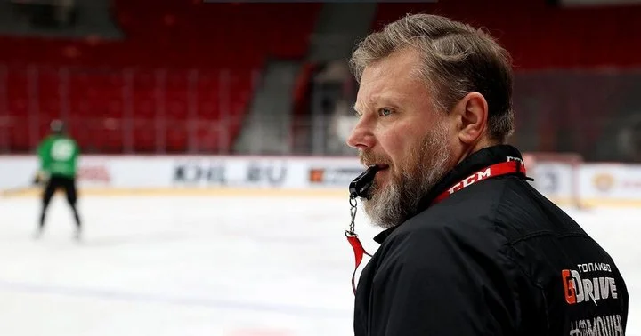 Дмитрий Рябыкин о 2:1 с «Сибирью»: «У нас хорошее большинство, мы идем в лидерах КХЛ по этому показателю» Дмитрий Рябыкин о 2:1 с «Сибирью»: «У нас хорошее большинство, мы идем в лидерах КХЛ по этому показателю»