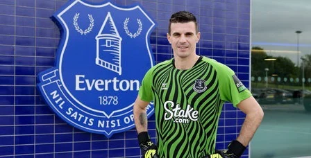 Бывший вратарь «Локомотива» Якупович перешел в «Эвертон» Бывший вратарь «Локомотива» Якупович перешел в «Эвертон»