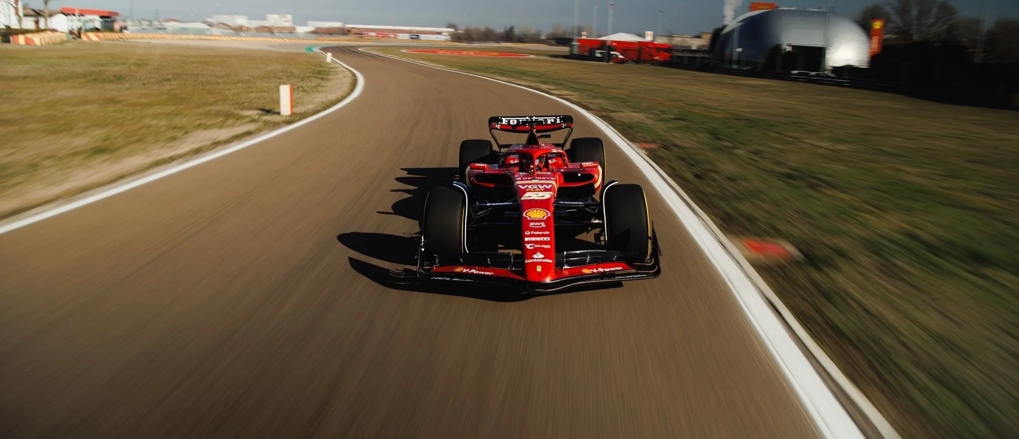 Леклер: «Феррари» окажет больше давления на «Ред Булл» в этом сезоне»