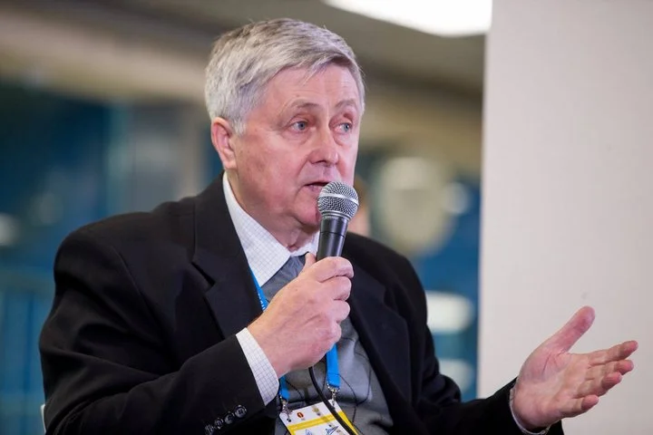 Алексей Стрепетов: «Как только Кассьерру в «Зените» примут бразильцы, то он станет нападающим» Алексей Стрепетов: «Как только Кассьерру в «Зените» примут бразильцы, то он станет нападающим»