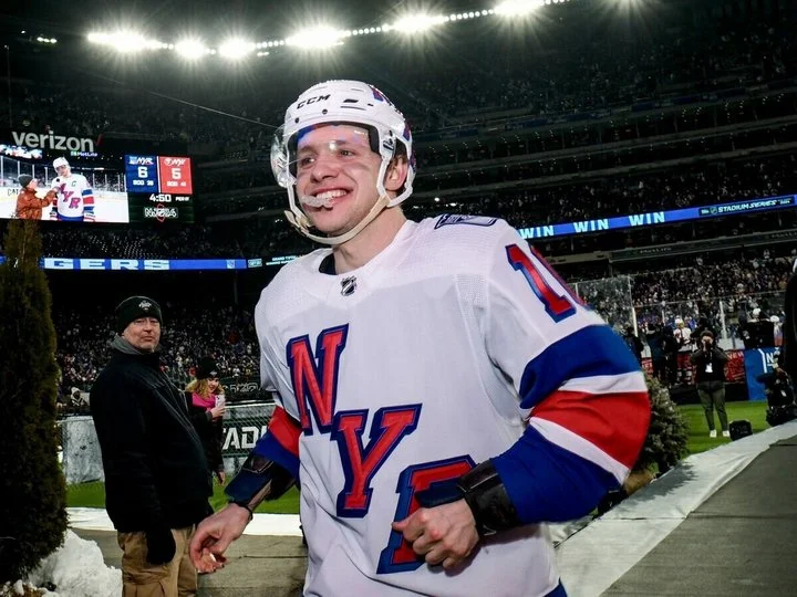 Артемий Панарин – первая звезда игрового дня в НХЛ Артемий Панарин – первая звезда игрового дня в НХЛ